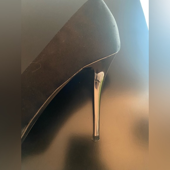 Salvatore Ferragamo Peep Toe Heel - Picture 6 of 9